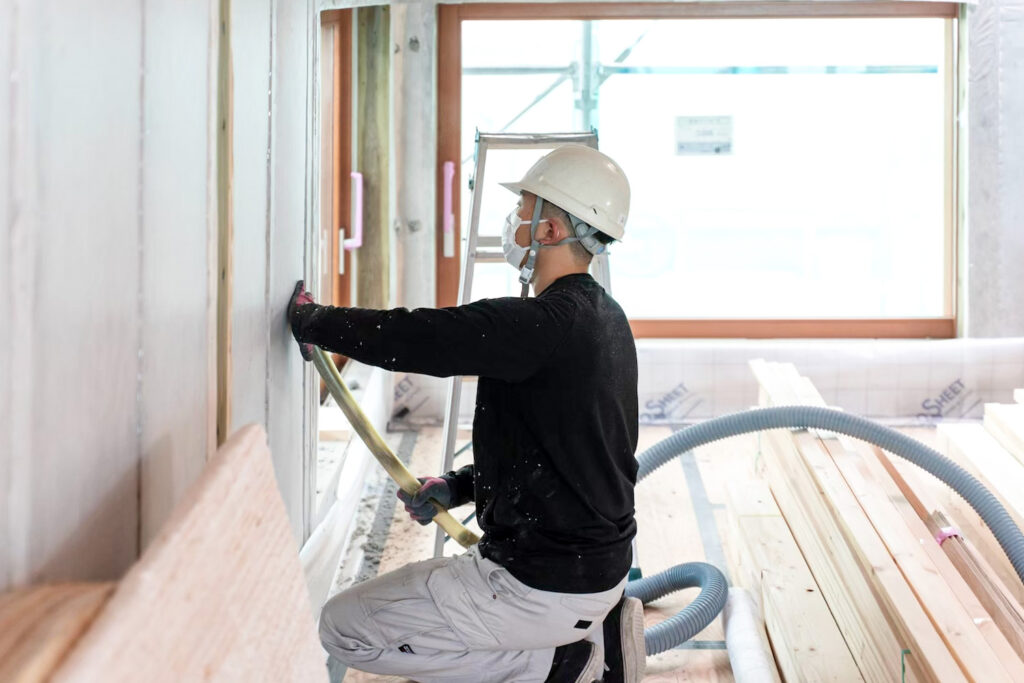 セルロースファイバー施工風景