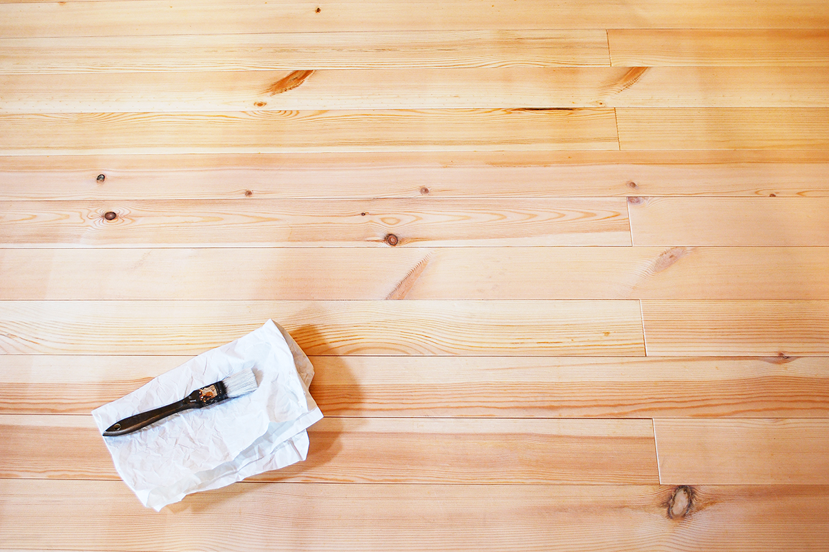 無垢床は定期的なオイル塗装や傷の補修を行うメンテナンスが必要