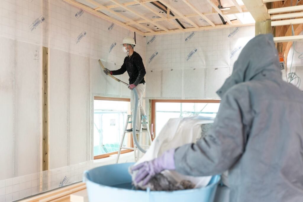 セルロースファイバー施工風景