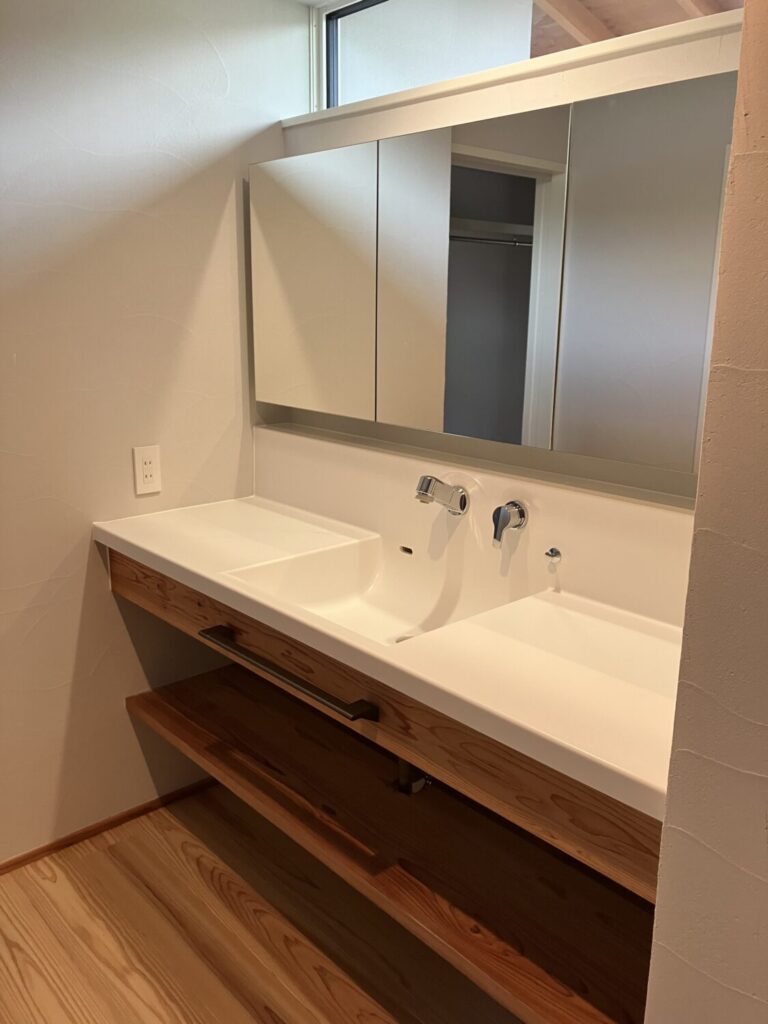 吉本産業さんのDHハイバックカウンター