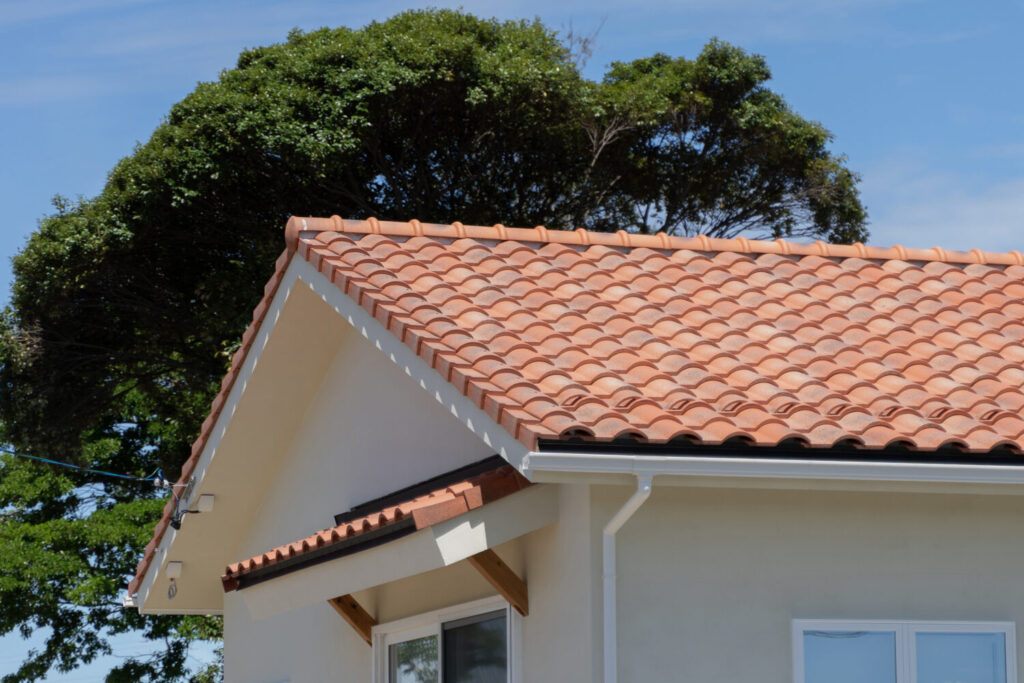 三州瓦を使った南欧風の家